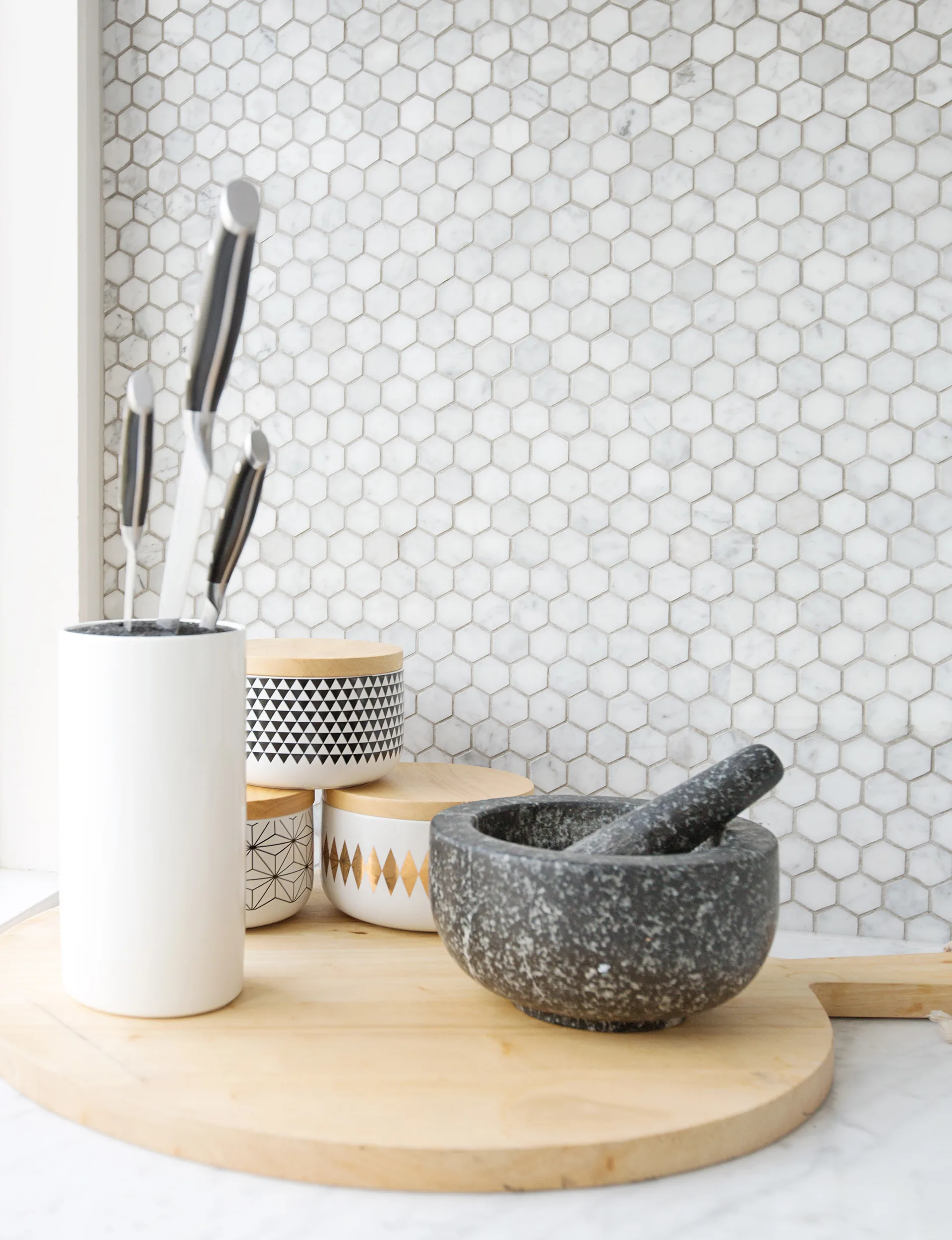 YH0816_REN_Kitchens_StanboroughKitchen LR04