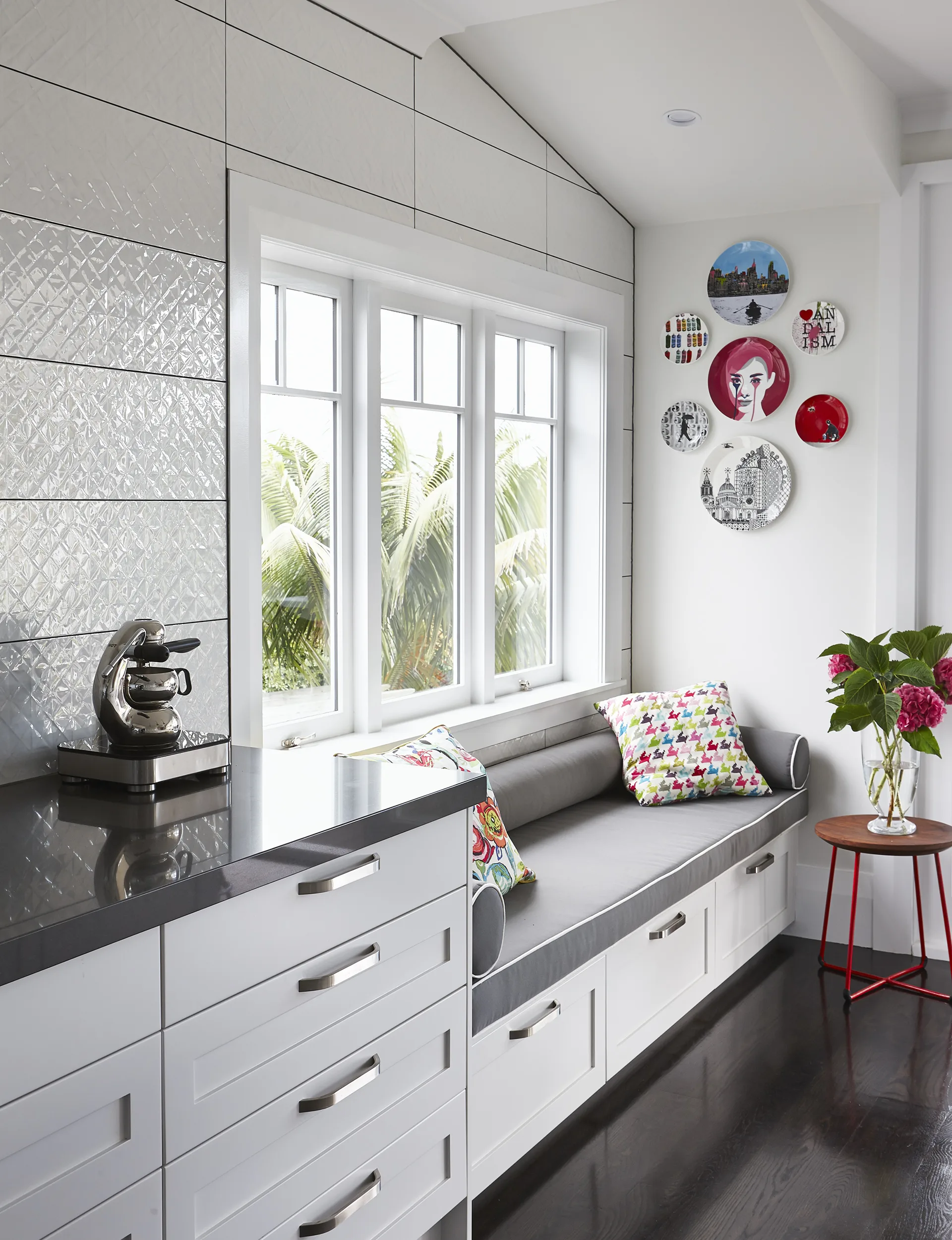 YH0816_REN_ThenNow_Kidd_YHG_KitchenThenandNow13931