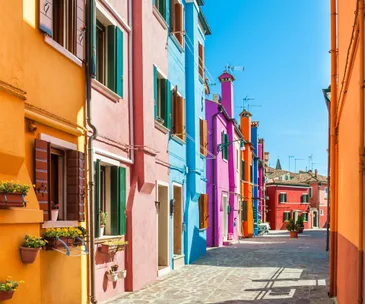 The 10 cities with the most colourful houses