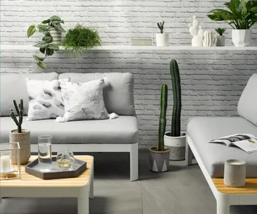 Bring an urban courtyard-look to your outdoor space
