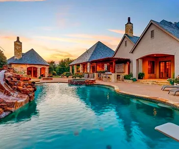 Selena Gomez is selling her $3 million Texas mansion