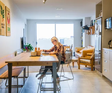 Jen Hayes gave her Auckland apartment a major makeover for $45,000