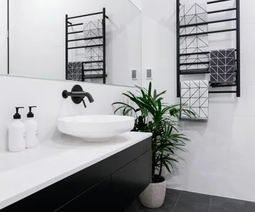The Block AU: Ben and Andy’s master bathroom