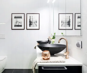 The Block AU: Will and Karlie’s master bathroom