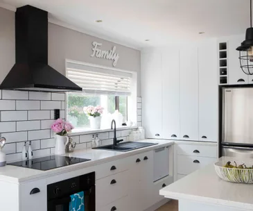 A cramped 1980s kitchen gets a $14,000 makeover