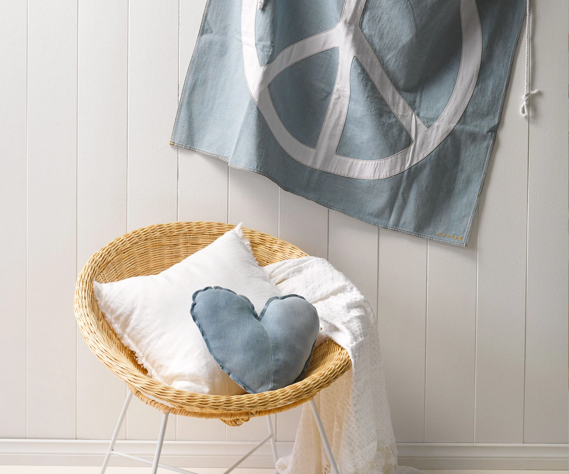 4 creative craft projects using your old denim jeans