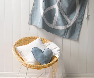 4 creative craft projects using your old denim jeans