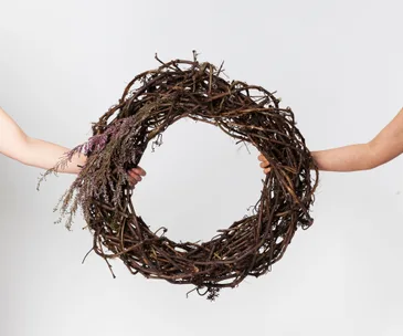 Where you can make your own dried wreath