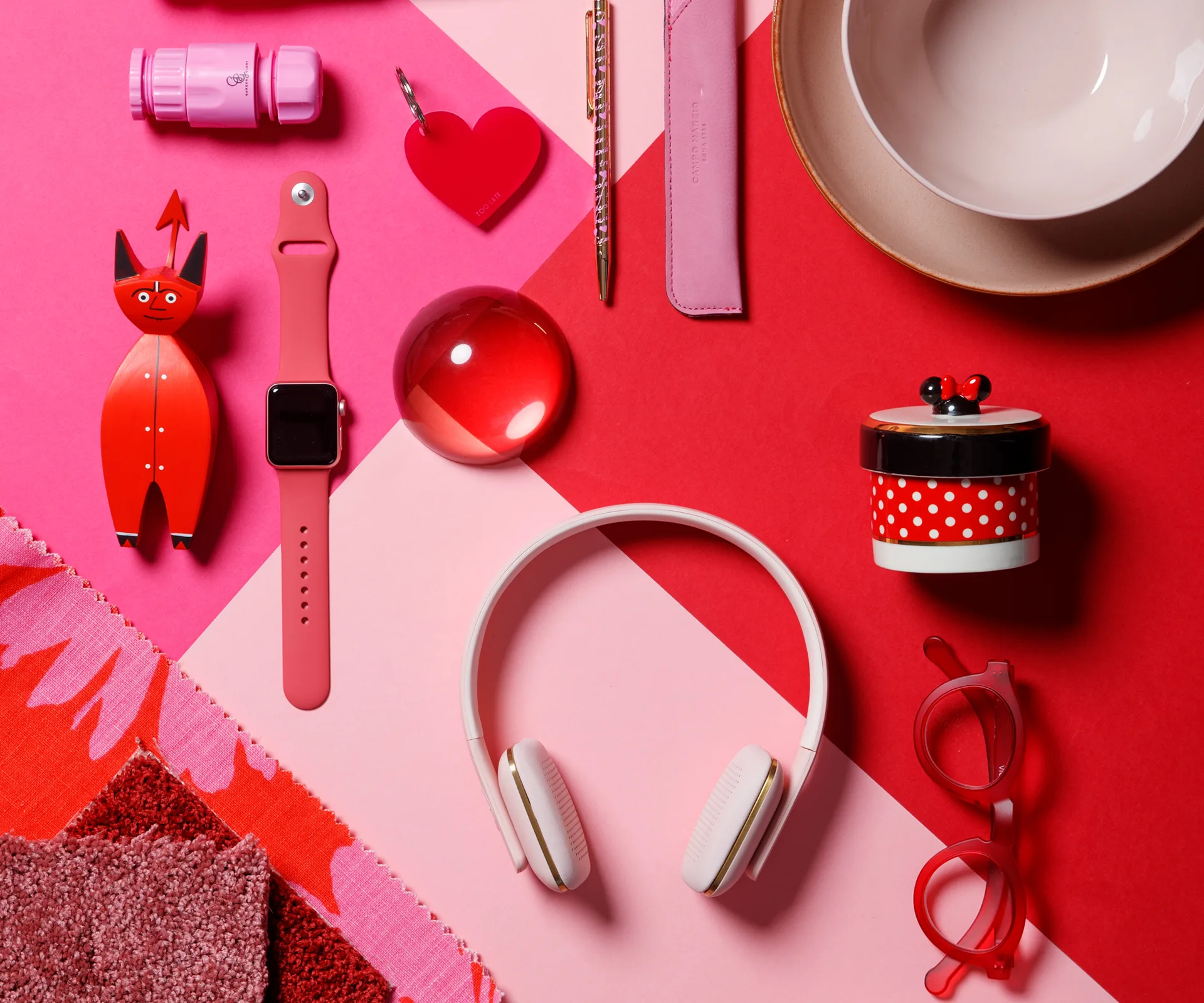 6 ways to add contrasting colour combinations to your decor