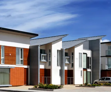 What are the pros, cons and cost of living in a townhouse?