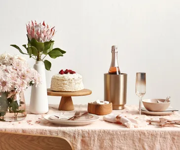 How to make your own budget-friendly Christmas table settings