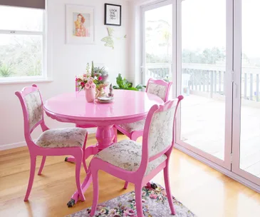 Pink decor was like the icing on the cake for this creative Auckland home