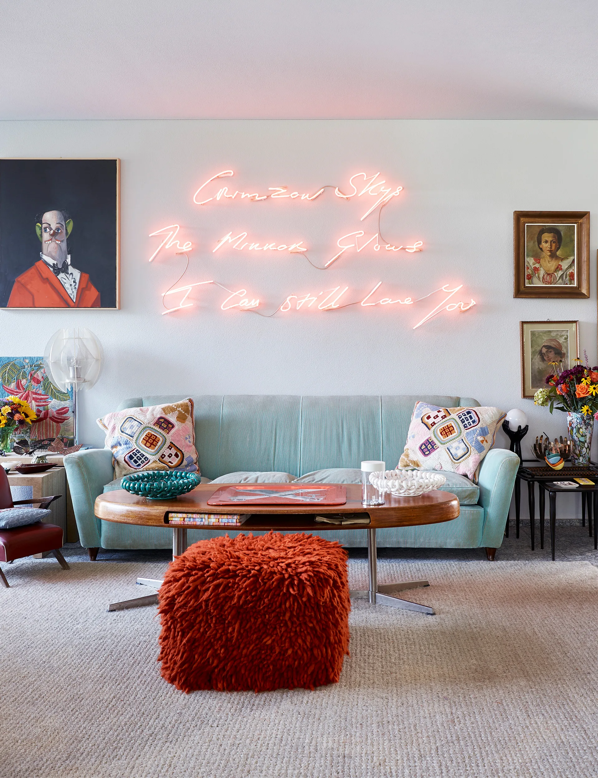 Angela Missoni home, neon art