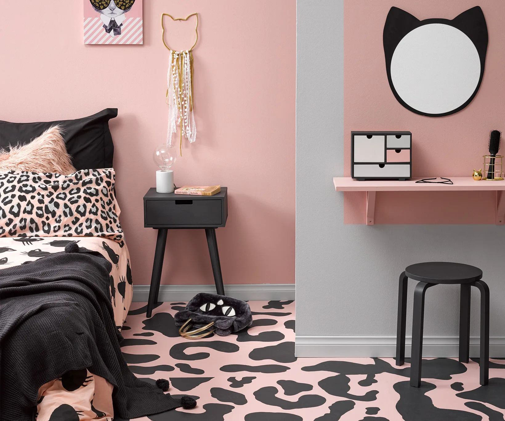 Recreate this kitten themed bedroom with these easy DIY tips