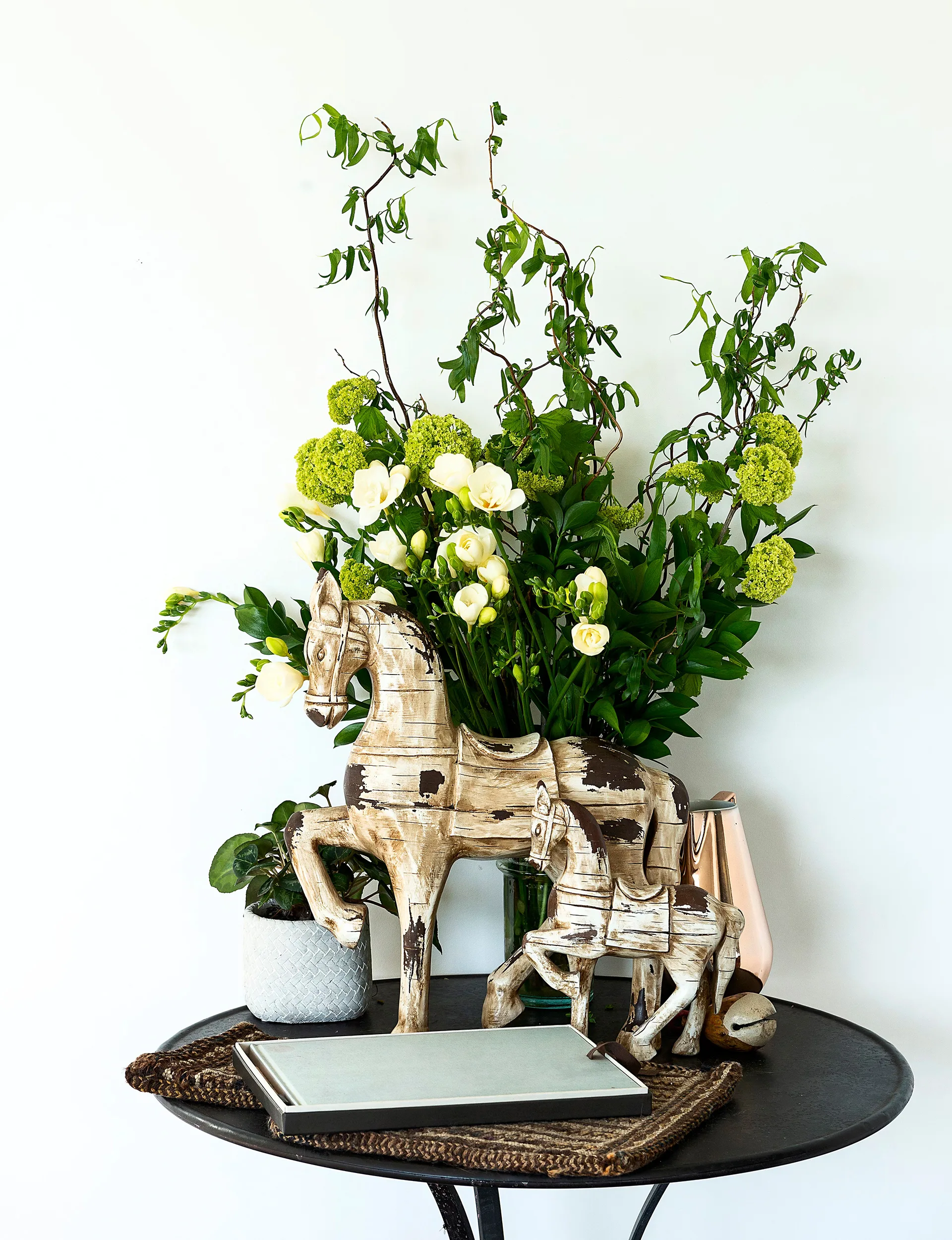 Whitford home, flowers on table