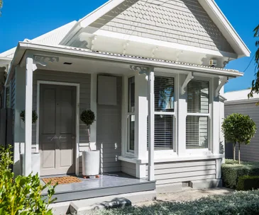 How to choose the right real estate agent to sell your home