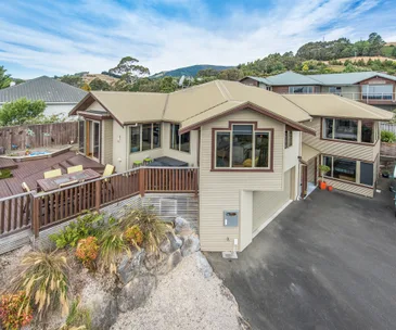 This generous family home in Nelson was designed to soak in the views
