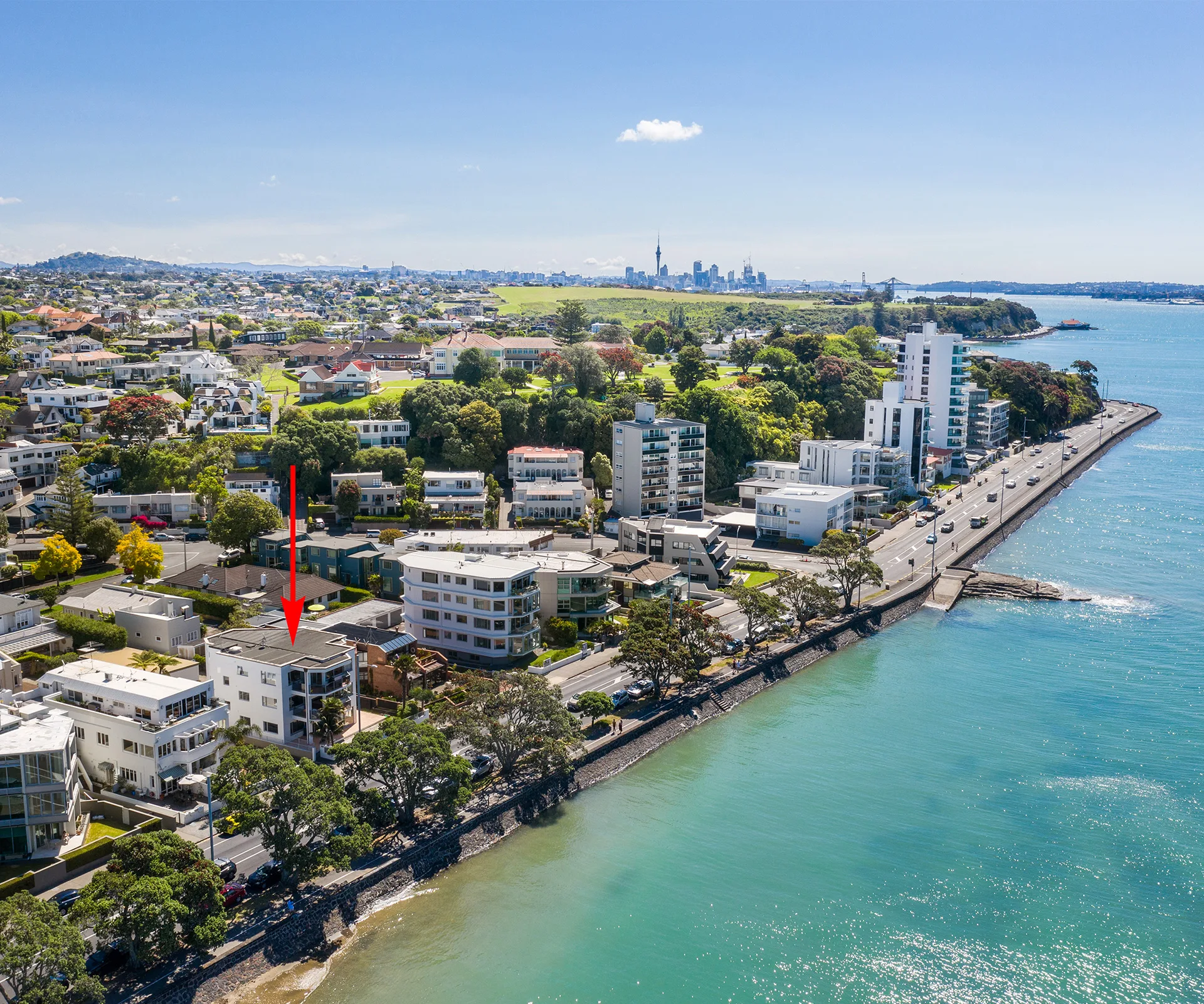 Live on iconic Tamaki Drive in this luxurious waterfront apartment