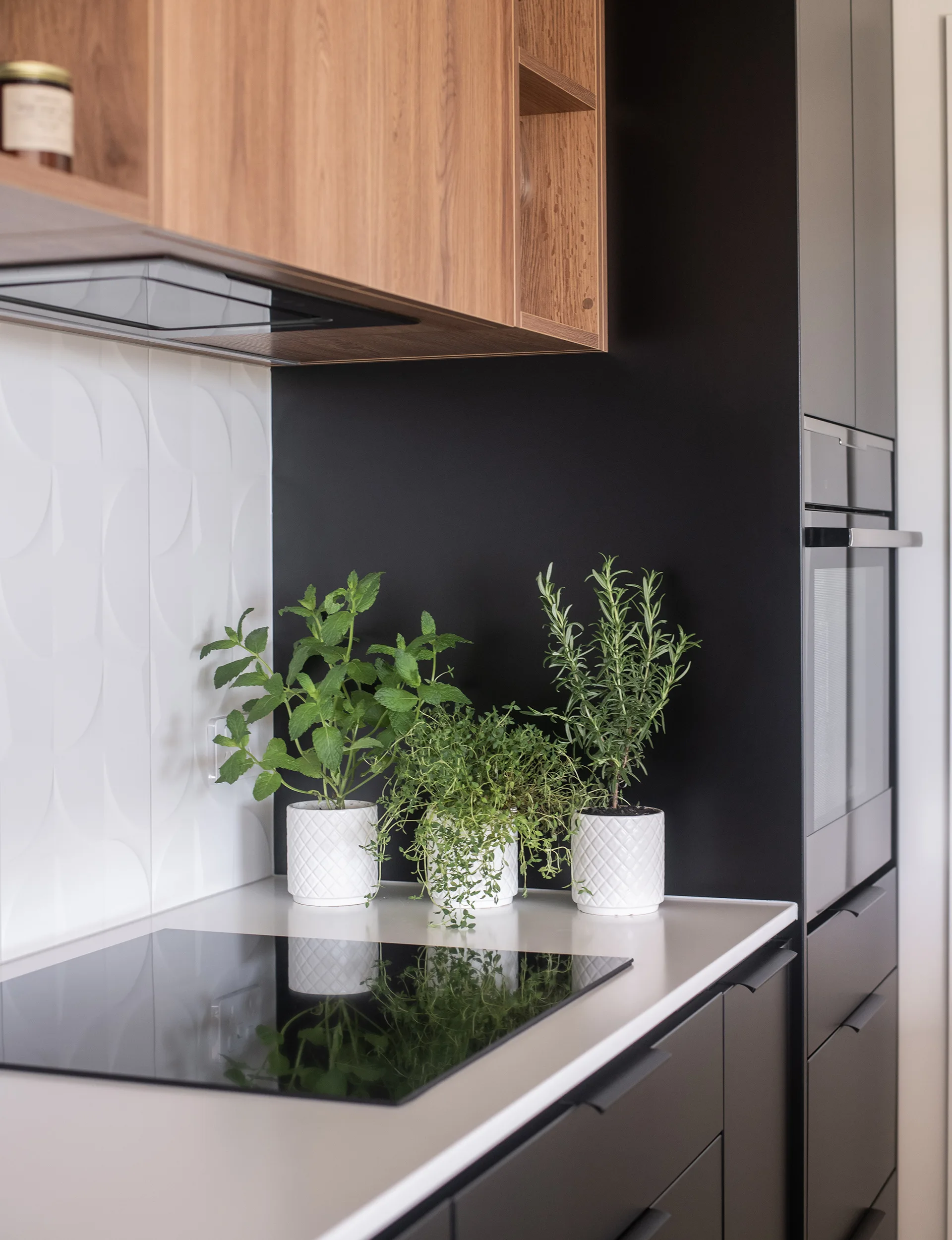 Kitchen awards finalist, black and white kitchen