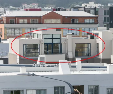 Enjoy the heart of Wellington in this perfectly placed penthouse unit