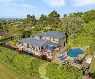 This home in Mellons Bay will make you feel like you’ve escaped city