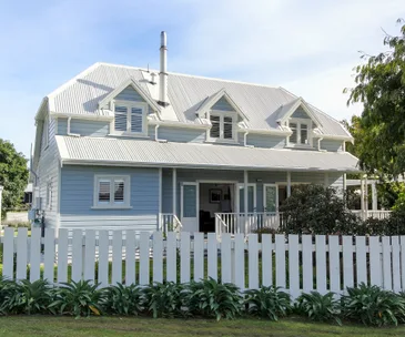 This Cape Cod style home in New Plymouth offers sun, sea and cosy living
