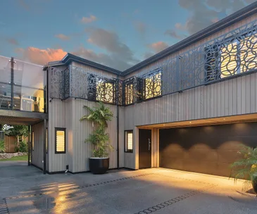 Enjoy a designer lock-up-and-leave in the heart of Takapuna