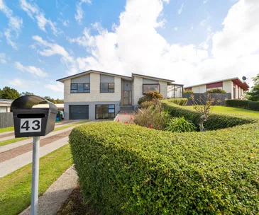 This Stratford split-level family home is ready for new owners