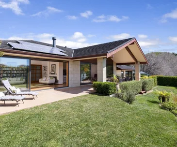 Wide open spaces and easy living awaits you at this Flat Bush home