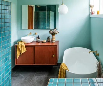 Kristina Rapley’s stylish renovation will make you want a blue bathroom