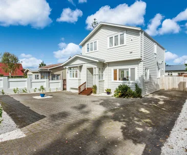 This 4-bedroom Northcote Point home for sale is perfect for family