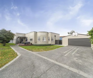 This Palmerston North home mixes an art deco vibe with modern interiors