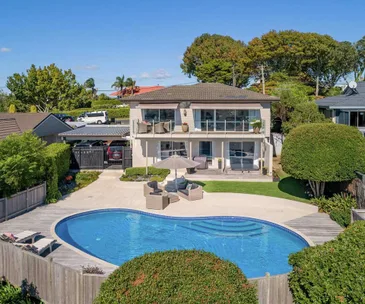 This Mellons Bay family home has everything you’re looking for
