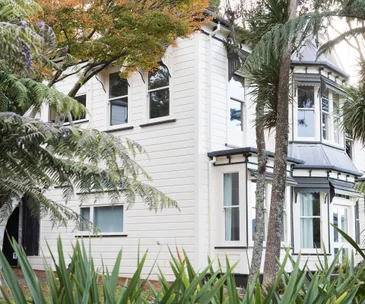 This freshly renovated Wellington villa has its very own flying fox