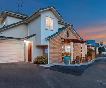 Enjoy sea views and spacious living in this charming Cherrywood home