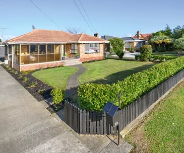 This freshly renovated Papatoetoe home has plenty of land to subdivide