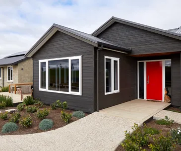 How sunshine and scenery are the heroes in this warm Rotorua home