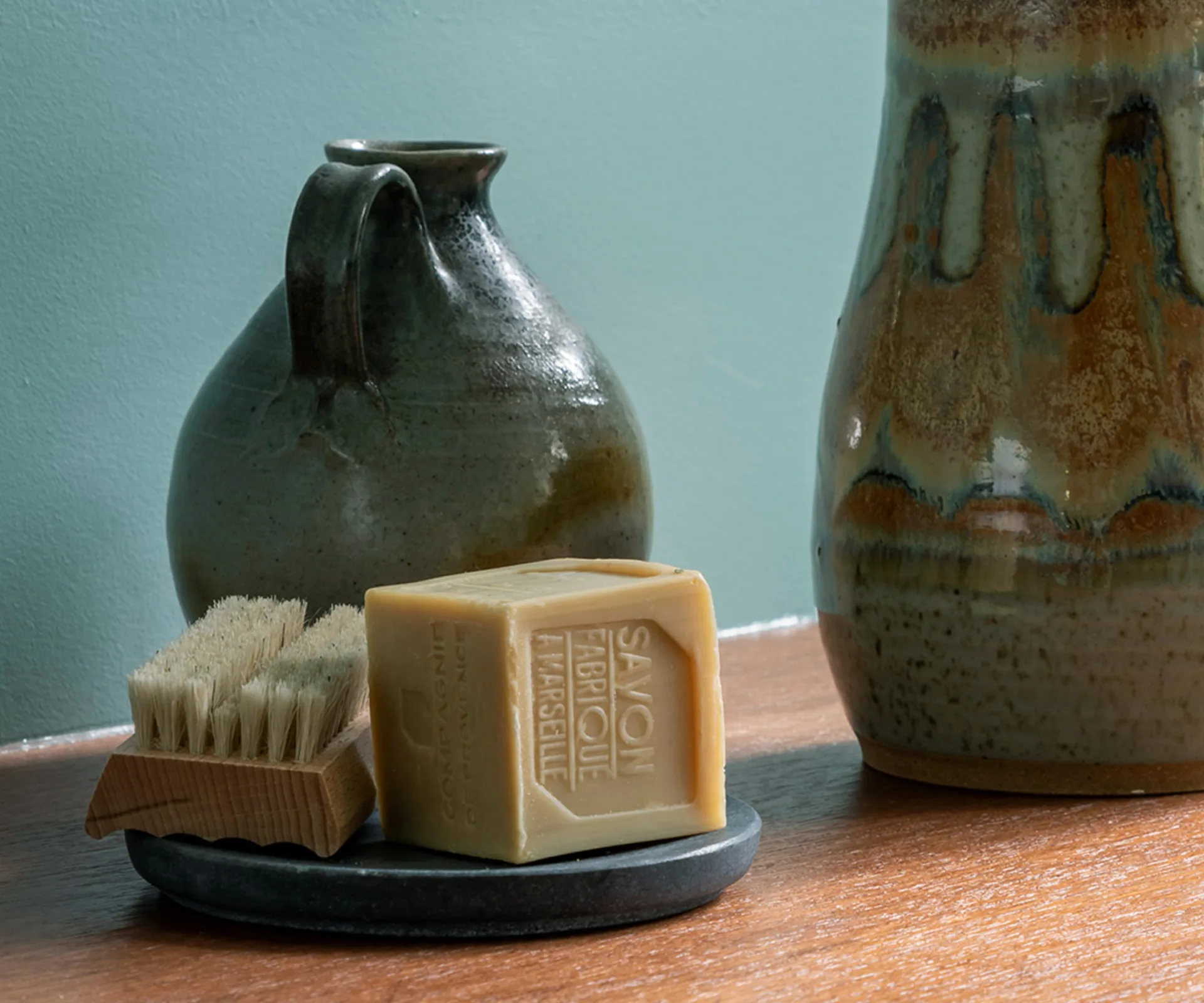 These bar soaps and soap dishes will make it easy to cut out plastic