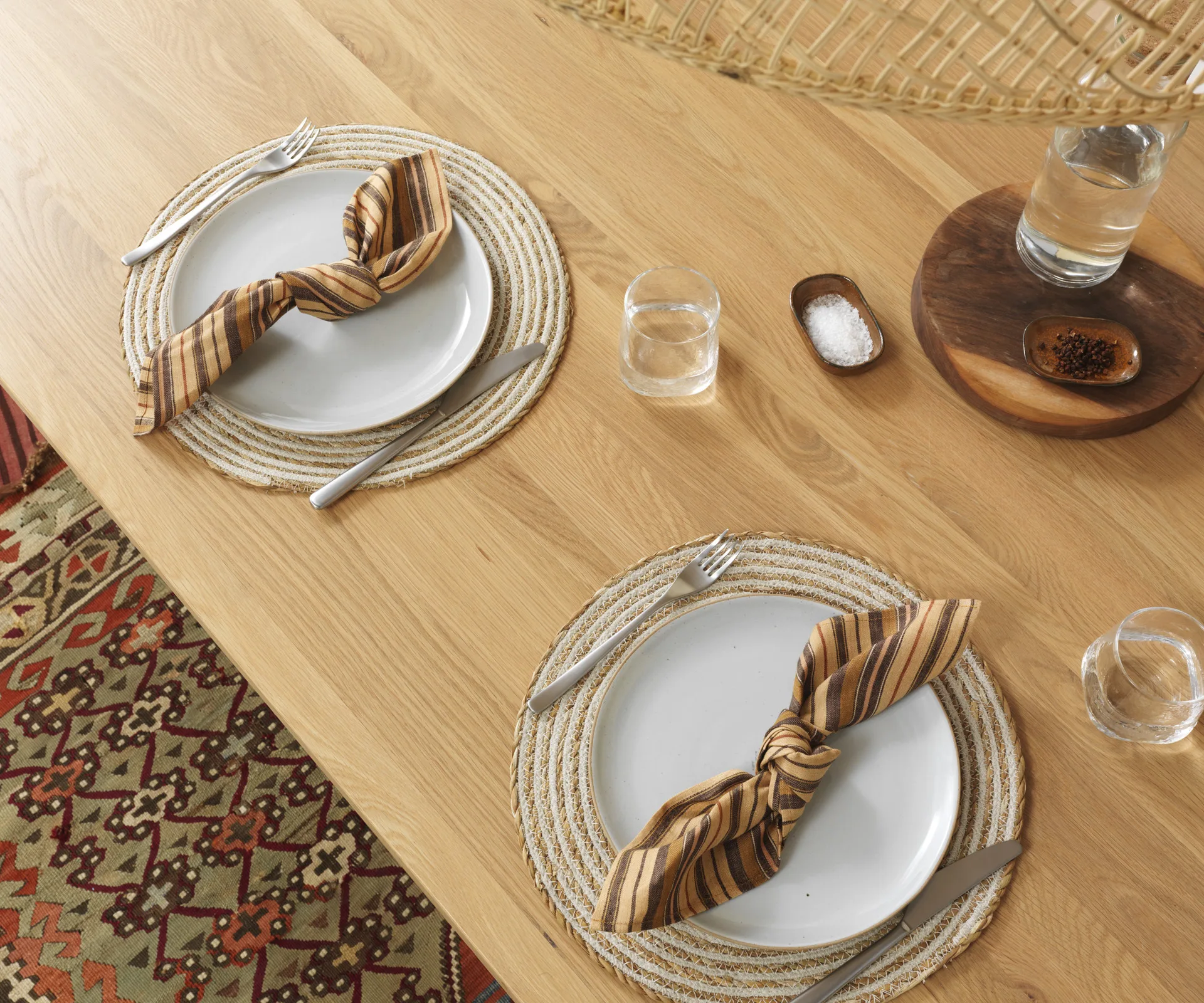 4 stylish themes that will make your next dinner party one to remember