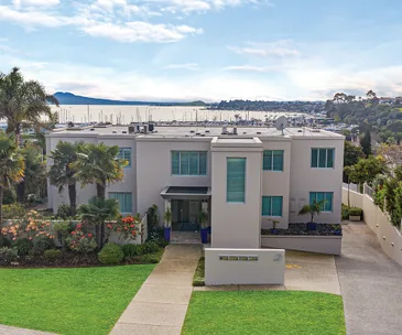 This home offers exclusive penthouse living with views over Half Moon Bay