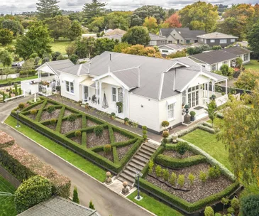 7 villas for sale that are full of the most charming heritage features