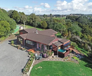 This Pukekohe home for sale offers the best of rural living