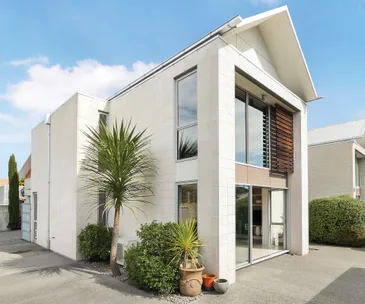 This contemporary townhouse for sale will complement your busy lifestyle