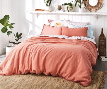 4 ways to switch up your bedding style this season