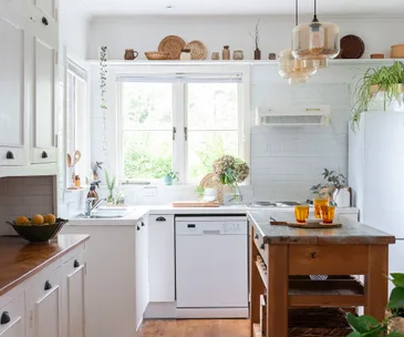 How this clever couple renovated their kitchen for just $1500