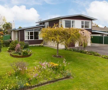 SOLD: This tidy Hokowhitu home for sale is perfect for families