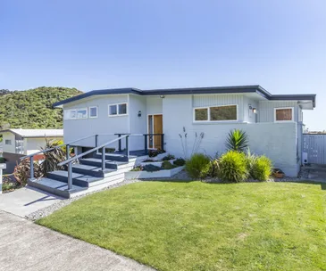 This beautifully renovated home comes with stunning sea views