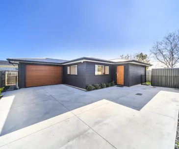 This 3-bedroom Terrace End home for sale exudes comfort, style and class