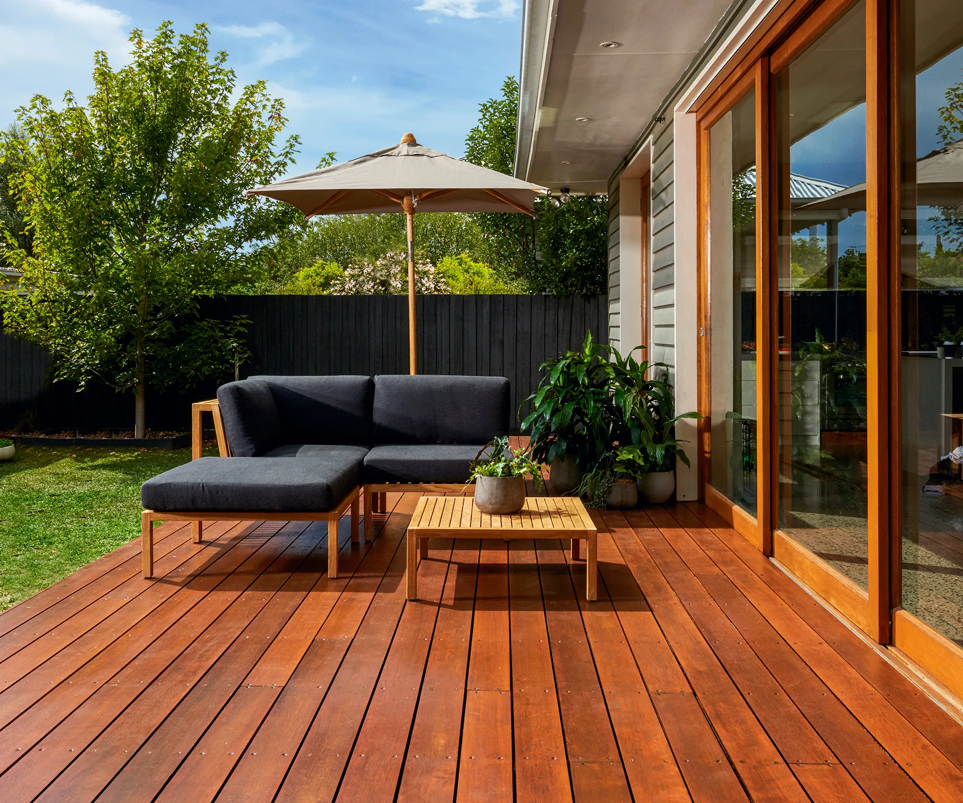 How to prepare your deck for summer entertaining in 3 simple steps