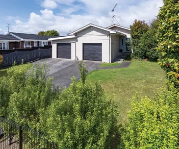 This low-maintenance Pahurehure home for sale is full of potential
